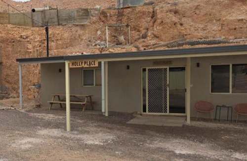 Coober Pedy Apartment | Holly Place