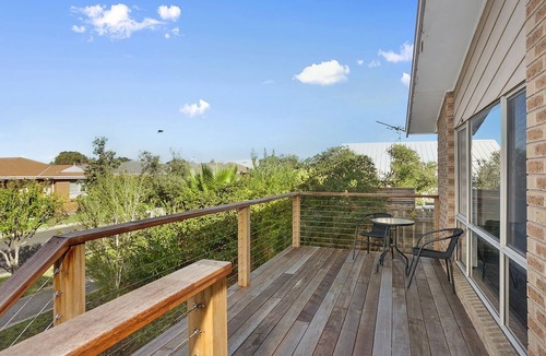 Torquay House | Holyhead Coastal Comfort -14 guests Walk to Beach