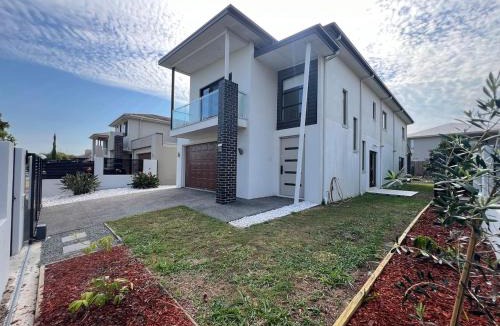 Rochedale House | Home Away From Home &EV Charging&PET Friendly