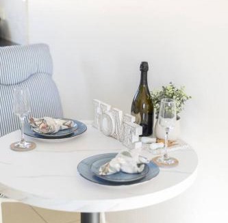 Sunnybank House | Homy Self Contained Unit Sunnybank CBD Street Parking