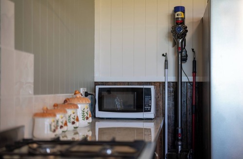 Pipeclay House | Honeybreeze - Scenic riverfront country farm