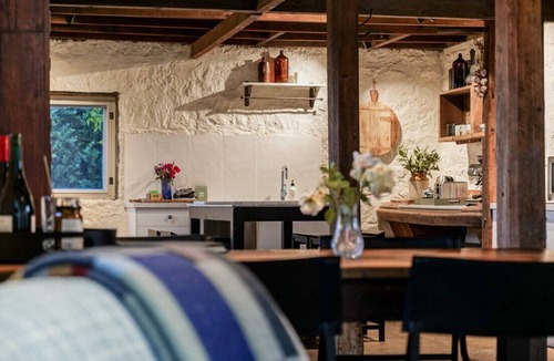 Kyneton House | Honeysuckle Barn and Garden in Kyneton
