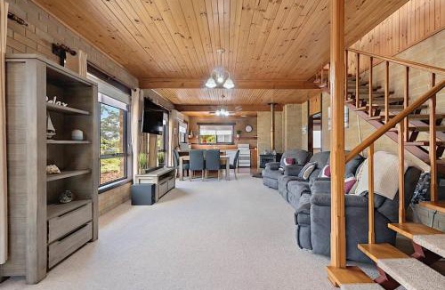 Stieglitz House | Hook Wine & Sinker Retreat
