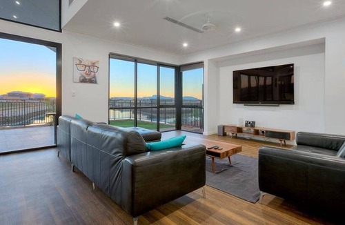 Exmouth House | Hooked - You'll be HOOKED on this beauty in no time.