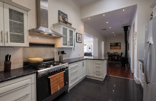 Clare Villa | Hope House is a large spacious villa in the Heart of Clare.
