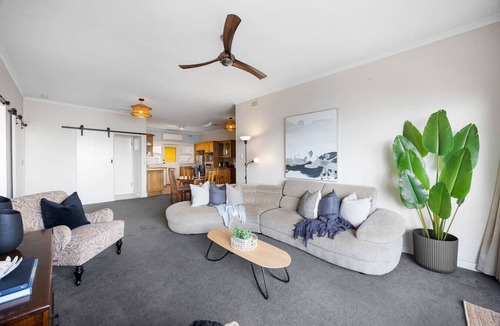 Glenelg North Apartment | Horizon 235—Seaview Hideaway on the Esplanade