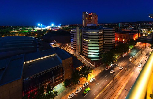 Adelaide Central Business District Apartment | Horizons 1402