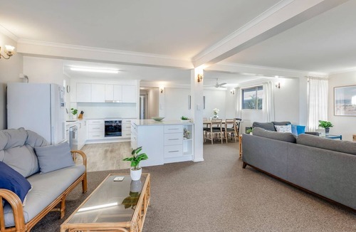 Bargara House | Horizons 3-16 Miller Bargara