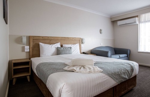 Esperance Hotel | Hospitality Esperance, SureStay Collection by Best Western