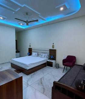 Kharar Hotel | Hotel Amrindra
