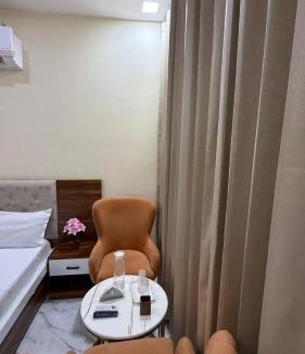 Kharar Hotel | Hotel Amrindra