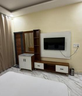 Kharar Hotel | Hotel Amrindra
