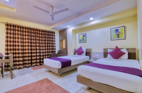 South Tukoganj Hotel | Hotel Amrit Residency