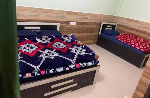 Badrinath House | Hotel Deepak