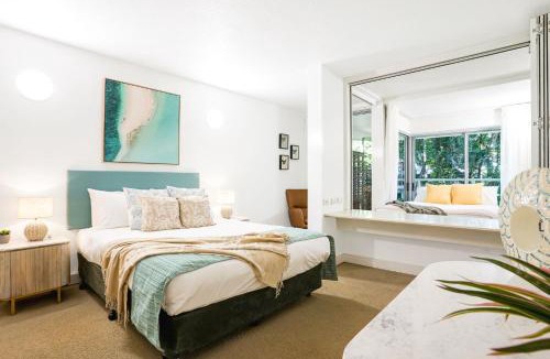 Palm Cove House | Hotel Drift 4204 Beachfront Accomodation