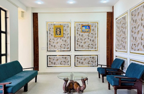 Rau Hotel | Hotel Gurukripa