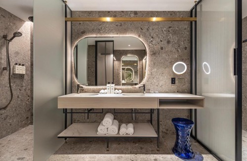 Melbourne Central Business District Hotel | Hotel Indigo Melbourne Little Collins by IHG