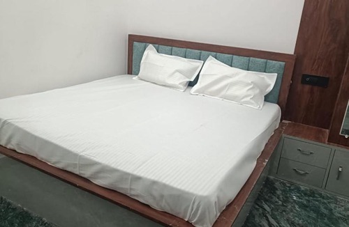 Etah Hotel | Hotel Kunj Palace