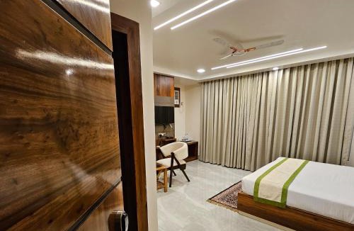 Deoghar Hotel | HOTEL MAA LAXMI PALACE