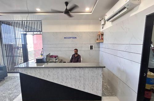 Surat District Hotel | Hotel Madhav Palace