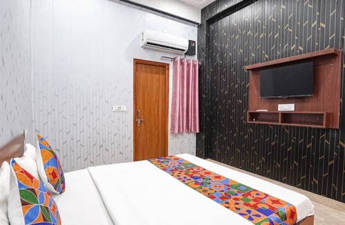 Vrindavan Hotel | Hotel Modernio RK Dham Family Oriented & Peaceful