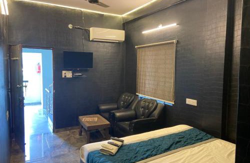 Indore Hotel | Hotel MR10