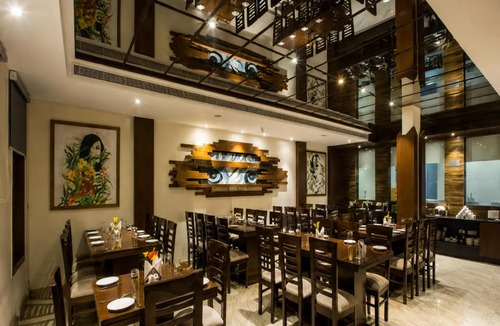 Sector 62 Hotel | Hotel Park Tree Villa