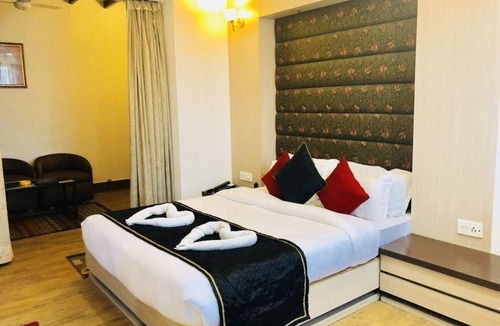 Sualkuchi Hotel | Hotel Prag Continental