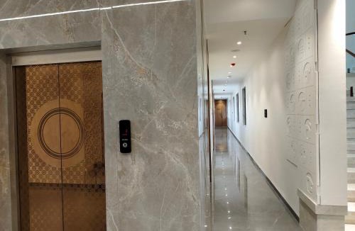 Dhule Hotel | Hotel Raas Vrindavan