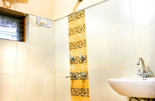 Jagadhri Hotel | Hotel Rainbow