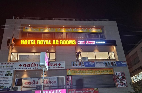 Gandhinagar Hotel | Hotel Royal