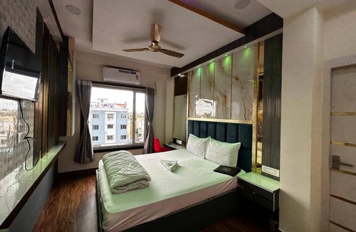 Dumdum Hotel | Hotel Runway