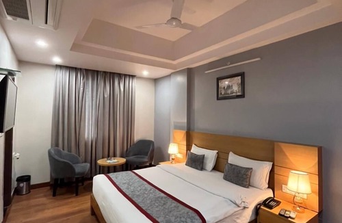 Gomti Nagar Hotel | Hotel Sarvin