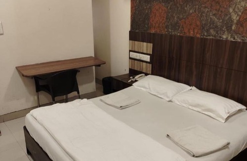 Thane West Hotel | Hotel Shambuji