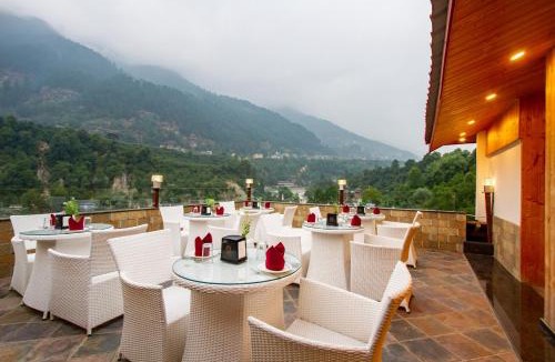 Manali Hotel | Hotel Snow White Resorts