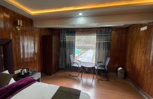 Sonamarg Hotel | Hotel Sounsar and Restaurant