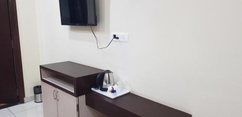 Jodhpur Hotel | Hotel Teeja's - Haldi Restaurant Aiims road Jodhpur