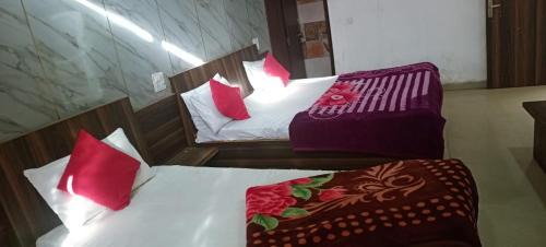 Sector 45 Hotel | Hotel The Amron 45