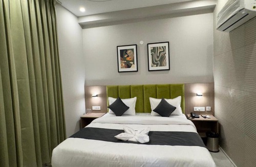 Kharar Hotel | Hotel The Merc