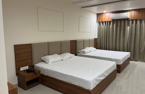 Harda Hotel | Hotel Tilak