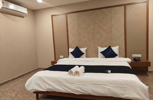 Modasa Hotel | Hotel Vantara Residency