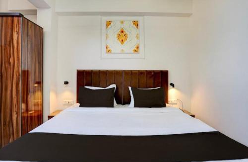 Allahabad Hotel | Hotel Vijai Square