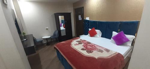 Patna Hotel | Hotel Violett Doors