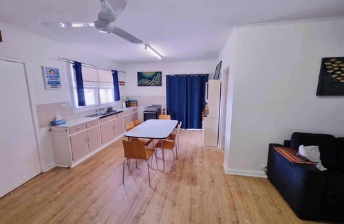 Lake Wangary House | Howsthaserenitee - 3BR house with bay views