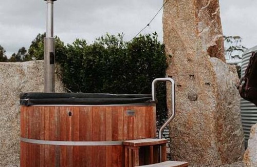 St Helens Apartment | Humbug Views - Bunk House & Hot Tub!
