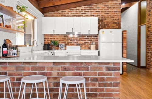Whittingham House | Hunter Valley Country Vineyards 2 Homes Pets Heated PoolGames Room