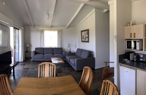 Pokolbin Hotel | Hunter Valley Resort