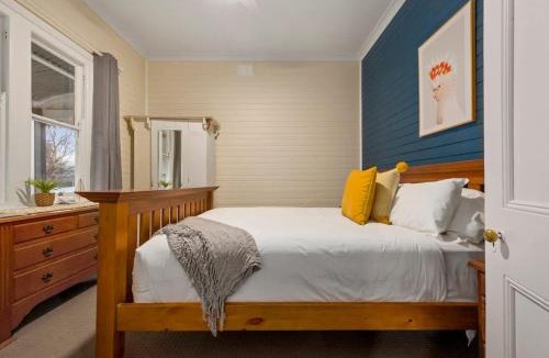 Cessnock House | Hunter Valley Spa Stay