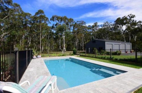 Woollamia House | Husky Hideaway