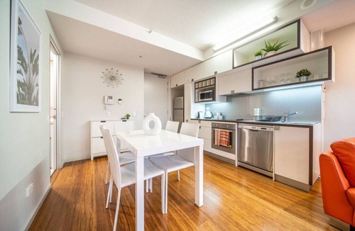 Adelaide Central Business District Apartment | Huttside - Comfortable CBD Stay near Parklands